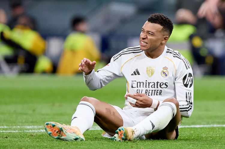 每体谈误诊风波:姆巴佩团队经常先泄密再否认,考验皇马应对能力